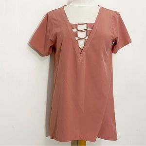 RED brand v-neck lace up silky feel short sleeve woven polyester top M